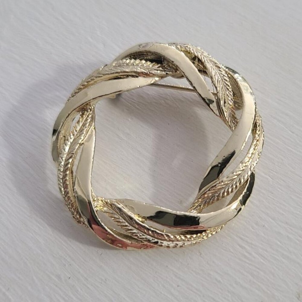 Gerry's Creations Vintage Gold Lapel Pin Brooch